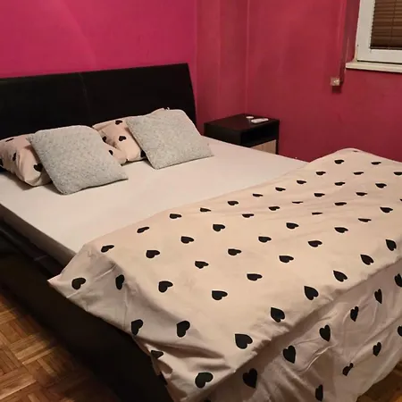 Aylin 2 شقة توزلا